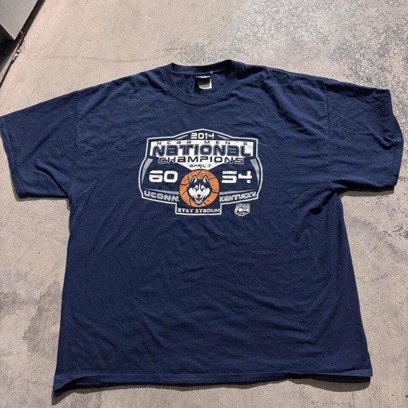 Navy UConn Huskies 2014 Final Four T-shirt‎ - Picture 1 of 4